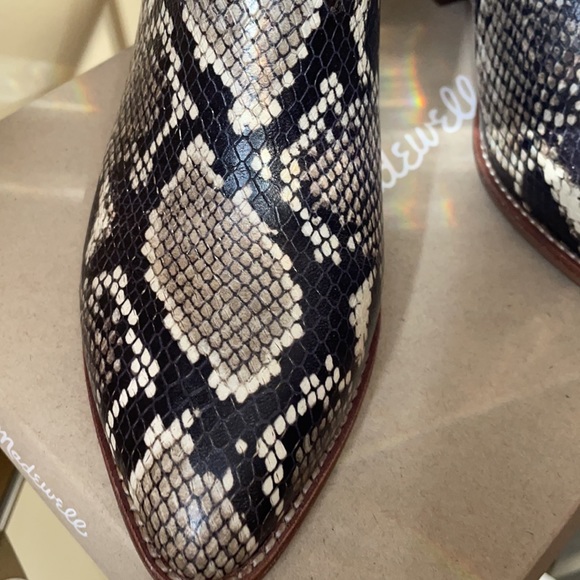 Madewell snake embossed leather Chelsea boots - Picture 2 of 4